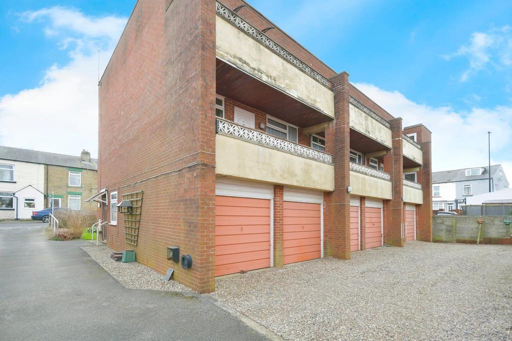 Harvey Clough Road, Norton Lees... 2 bed flat for sale £100,000