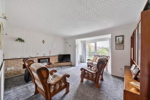 11 Bridge Garth, Clifford, Wetherby, LS23 6HF