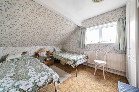 11 Bridge Garth, Clifford, Wetherby, LS23 6HF
