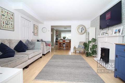 153 Fennells, Harlow, CM19 4RR