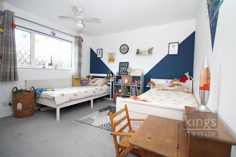 153 Fennells, Harlow, CM19 4RR