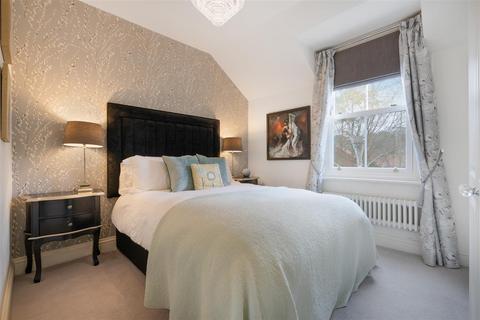 37 Oliver Road, Ascot, SL5 9DN