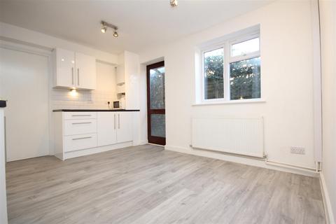 4 bedroom house to rent - Guildford Park Avenue, Guildford