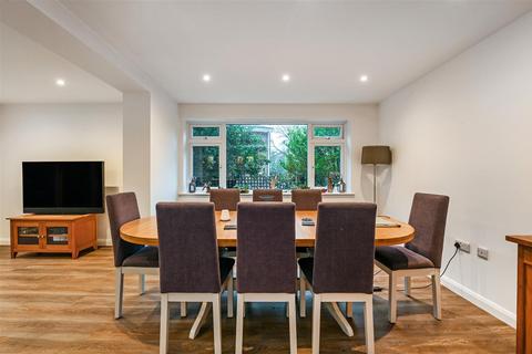 38 Dalloway Road, Arundel, BN18 9HW