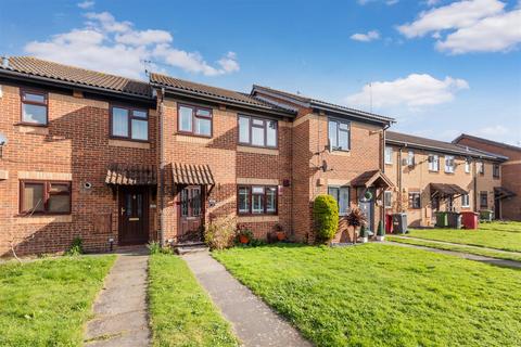 3 bedroom terraced house for sale, Hardy Close, Slough