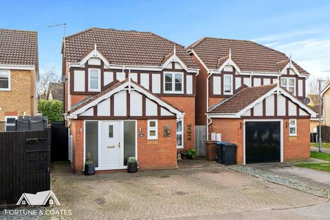 4 bedroom detached house for sale, Challinor, Harlow