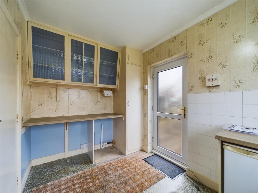 Kitchen: