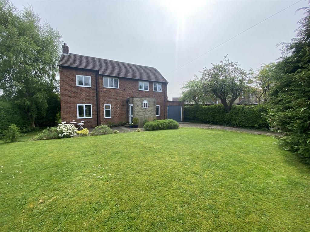 Masham Road, Bedale 3 bed detached house for sale £400,000