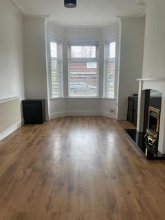 2 bedroom house to rent, Worsley Road, Eccles, Manchester