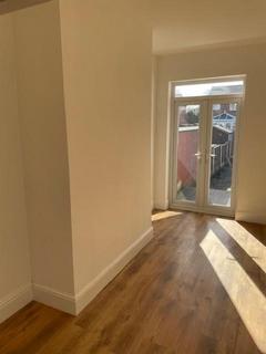 2 bedroom house to rent, Worsley Road, Eccles, Manchester