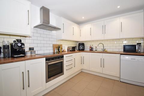 1 bedroom apartment to rent - High Street, Walton-on-Thames, KT12
