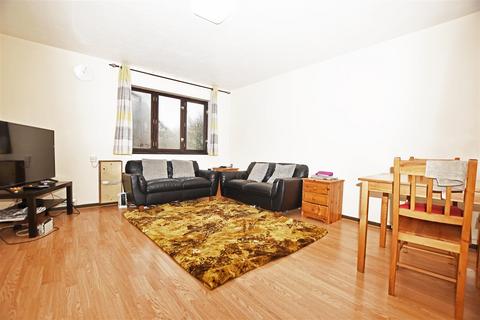 2 bedroom flat to rent - Braybourne Drive, Isleworth