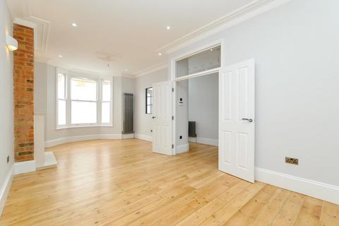 13 Lavers Road, London, N16 0DU
