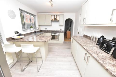 4 bedroom detached house for sale, Martin Way, New Waltham DN36