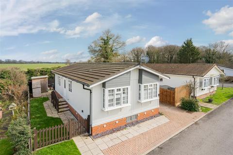 2 bedroom mobile home for sale, Bletchenden Road, Headcorn, Ashford