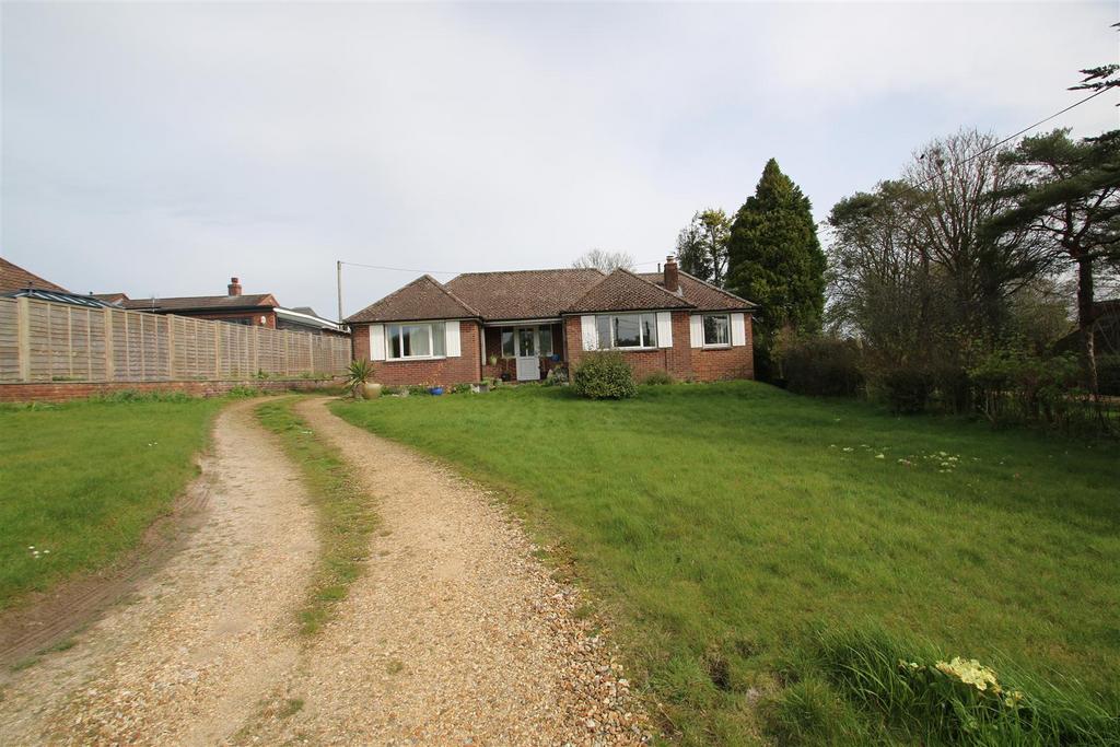 Firs Road, Firsdown, Salisbury 4 bed bungalow for sale £575,000