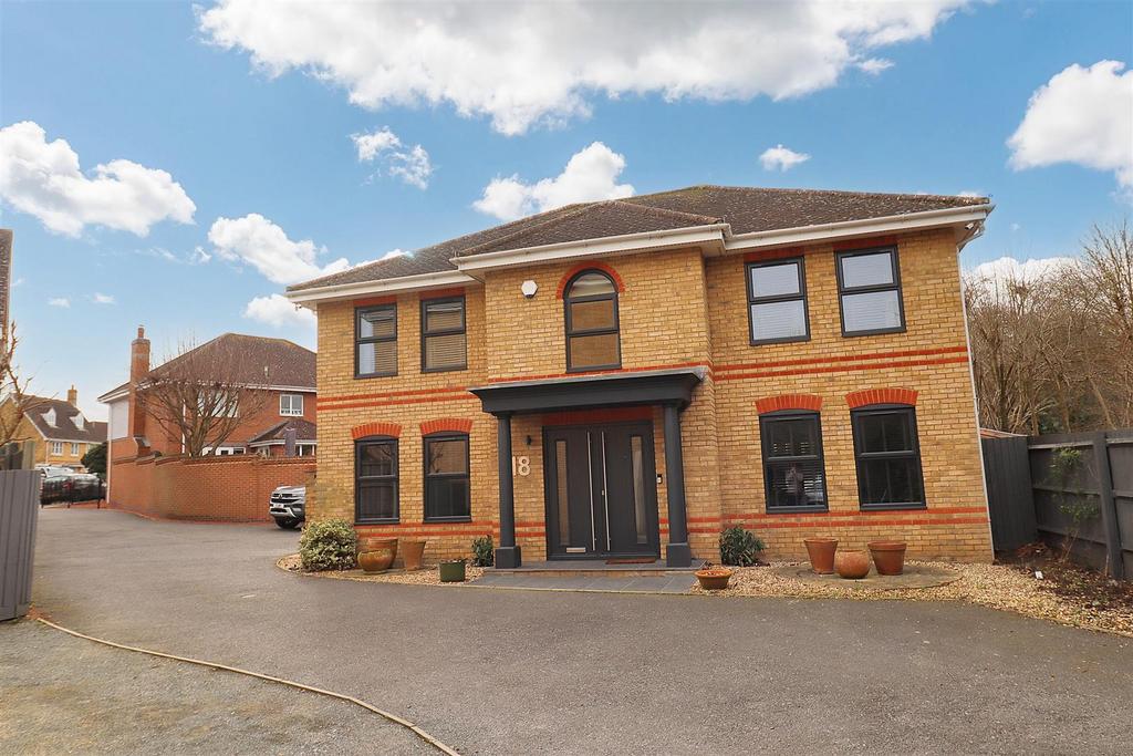 Grantham Avenue, Great Notley, Braintree 4 bed detached house for sale