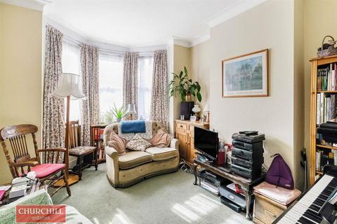 8 Edward Road, London, E17 6LU
