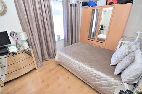 2 bedroom apartment for sale - Denham Close
