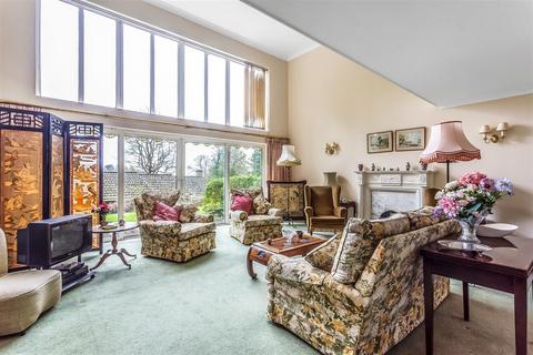 3 bedroom apartment for sale, Burwood House, West Hill, Oxted