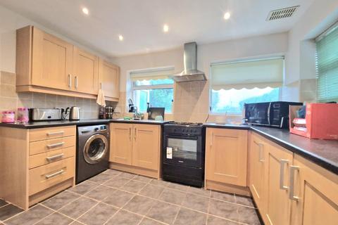 3 bedroom semi-detached house for sale, Beech Avenue, Northampton NN3