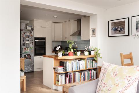 23 Fairfield Drive, Dorking, RH4 1JQ