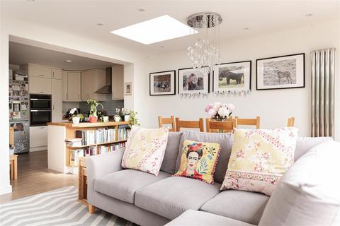 23 Fairfield Drive, Dorking, RH4 1JQ