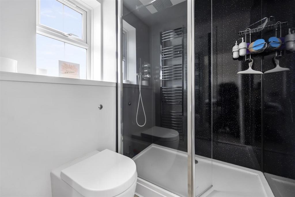En-suite Shower/WC