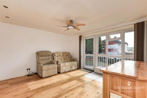 11 Chetwode Road, Tadworth, KT20 5PS