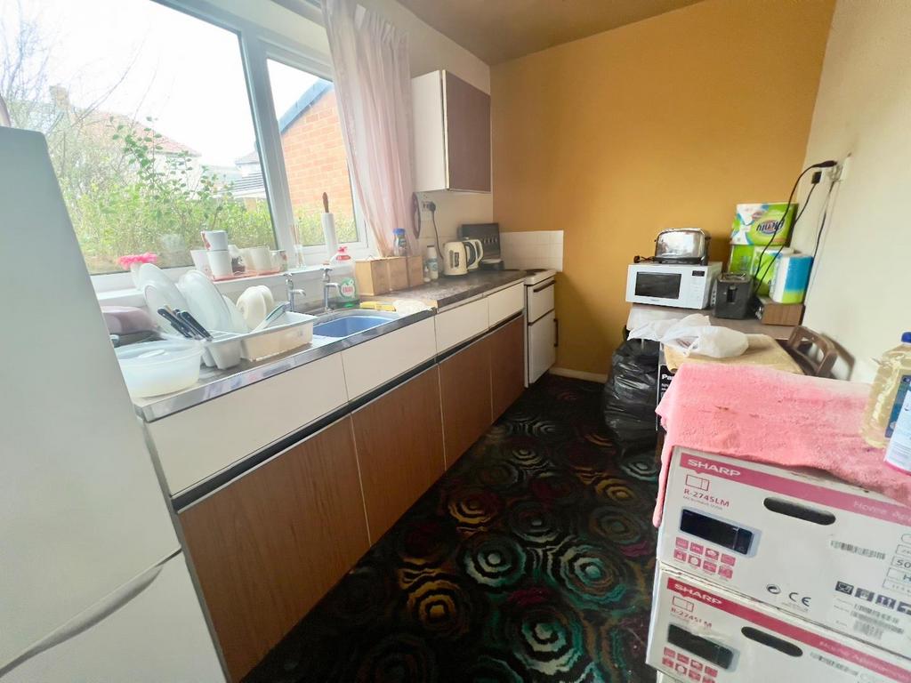 Hawthorn Crescent, Quarrington Hill... 3 bed semidetached house £45,000