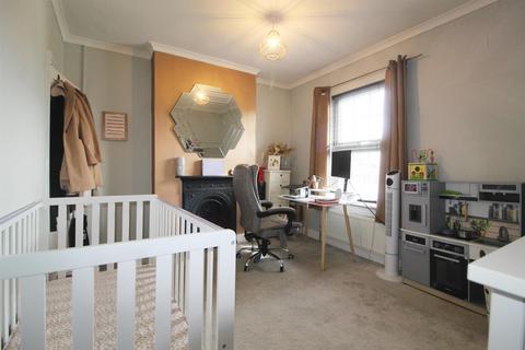 8 Chipping Close, Barnet, EN5 4LP