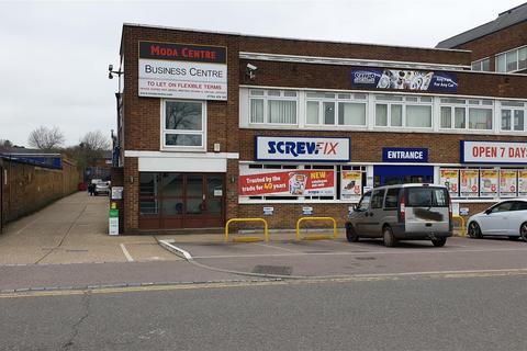Office to rent, Stirling Way, Borehamwood