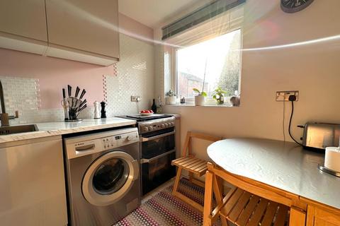 16 Chedworth Close, Northampton, NN3 5HW