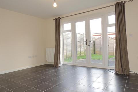 3 bedroom terraced house to rent, Charlton Boulevard, Patchway