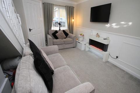 15 Hew Royd, Thackley, Bradford, BD10 8WP