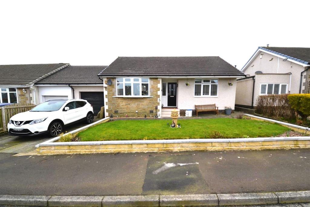 Ambler Way, Queensbury, Bradford 2 bed semidetached bungalow for sale