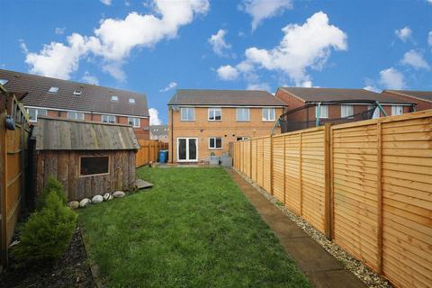 3 bedroom semi-detached house for sale, Richmond Way, Kingswood, Hull