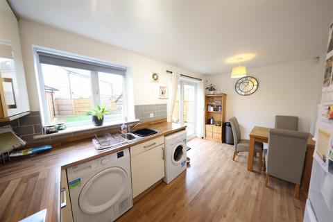 3 bedroom semi-detached house for sale, Richmond Way, Kingswood, Hull