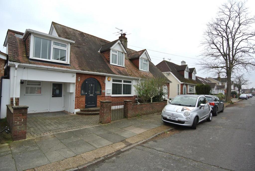 Tennyson Road, Ashford TW15 3 bed semidetached house for sale £575,000