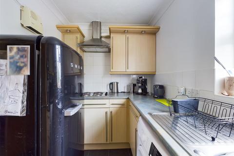 2 bedroom flat to rent, Pinkers Mead, Bristol BS16