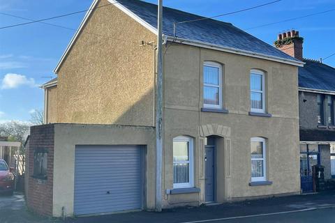 4 bedroom detached house for sale, Gwscwm Road, Pembrey, Burry Port