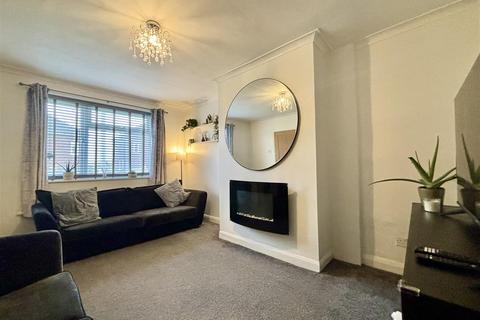 3 bedroom house for sale - Coronation Avenue, Kippax, Leeds