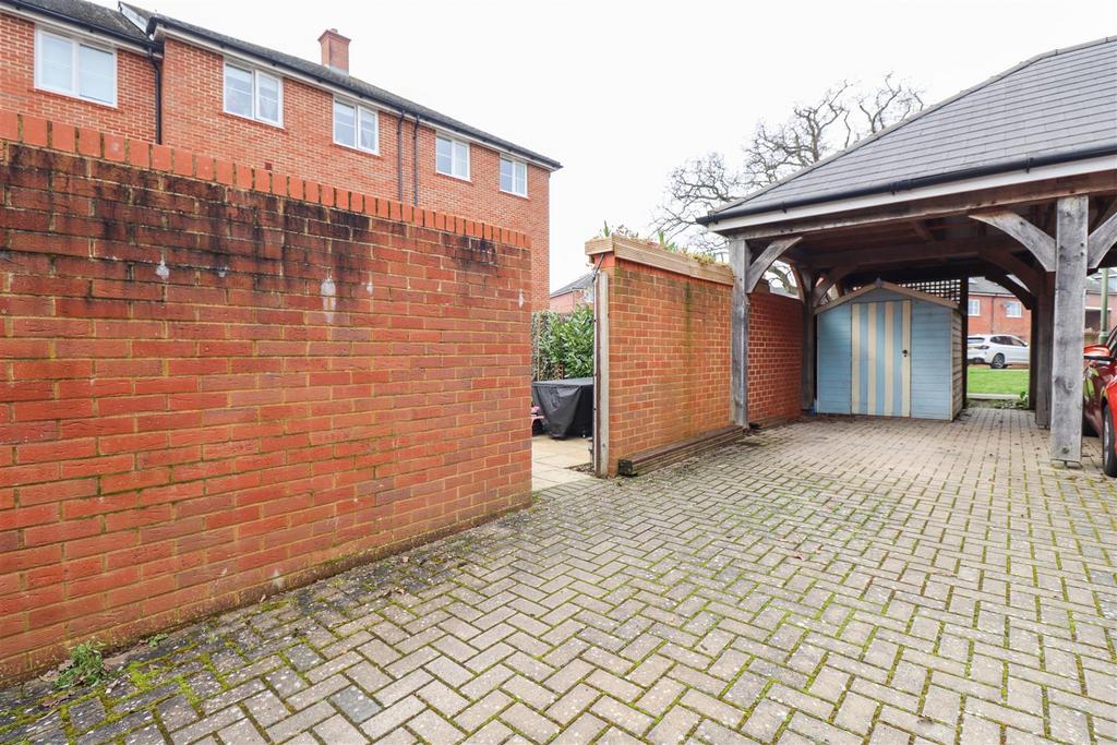 Driveway &amp; Carport Parking