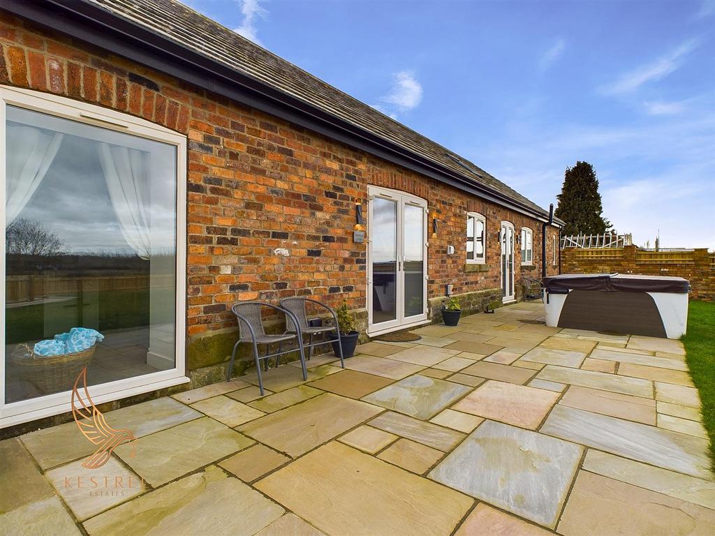 Wintersett Lane, Wakefield WF4 2 bed detached bungalow for sale £525,000