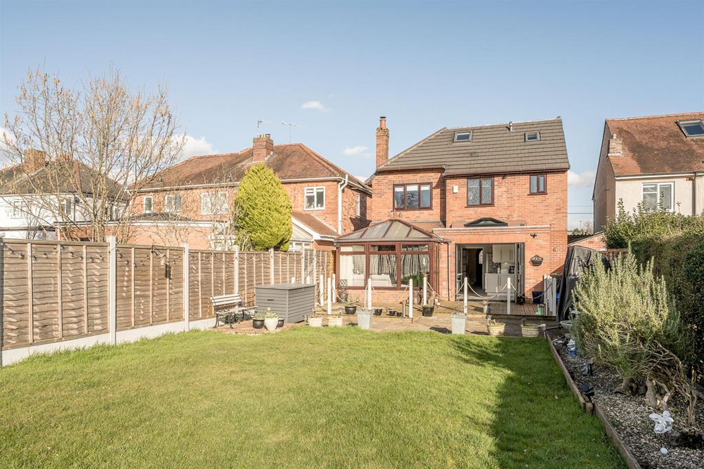 Lane, Kingswinford, DY8 5PS 4 bed detached house for sale £