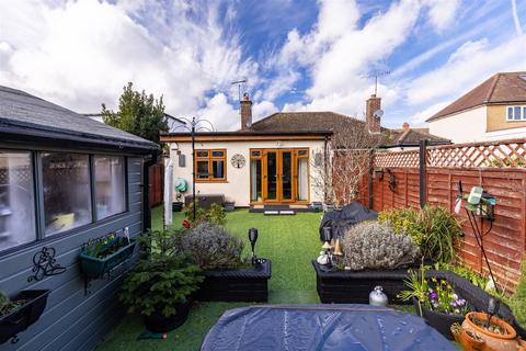18 School Green Lane, North Weald, Epping, CM16 6EJ