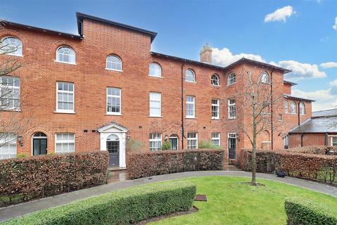 1 bedroom apartment for sale, Old St. Michaels Drive, Braintree