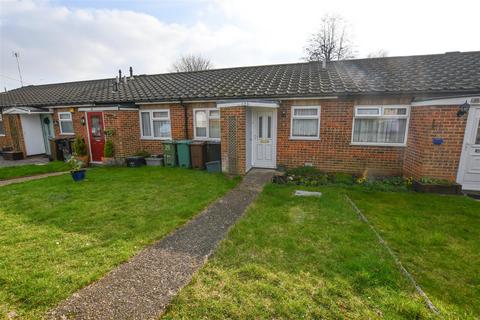 18 Mount View, London Colney, St Albans, AL2 1AT