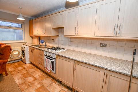 18 Mount View, London Colney, St Albans, AL2 1AT