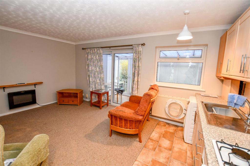 Kitchen/Living Area